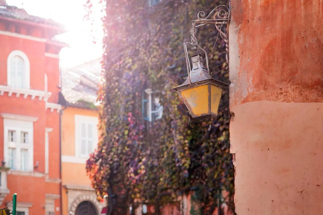 Apartment Trasteverehome - Santa Cecilia In Trastevere With Balcony Rome